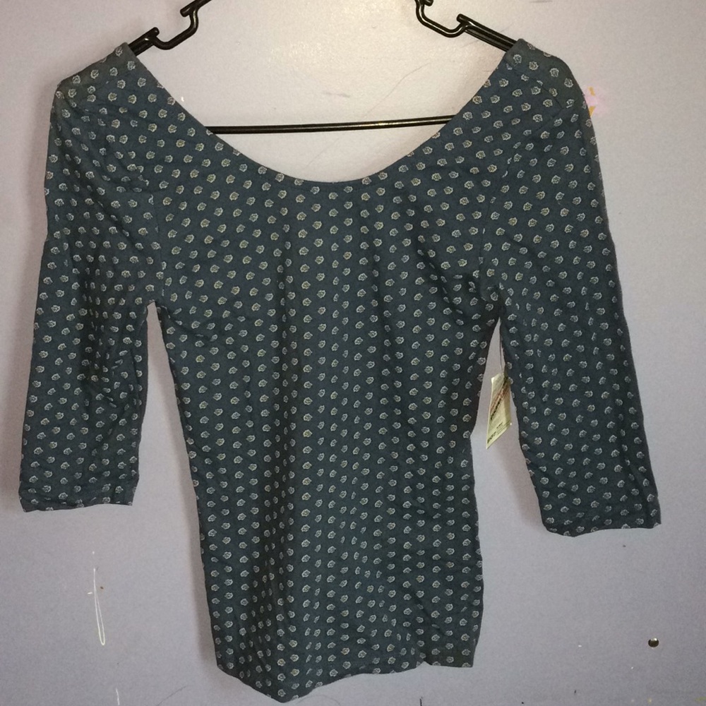 Bongo Blue flower print shirt.